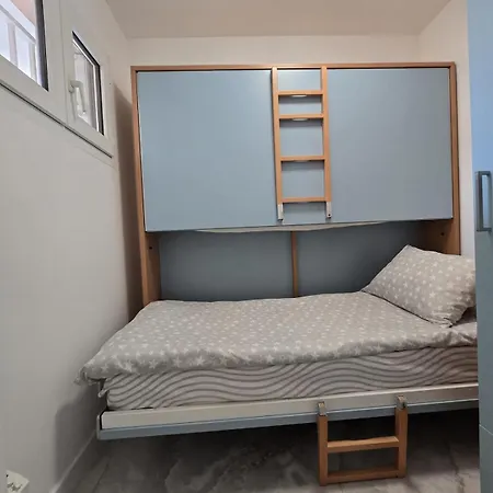Cozy Seaside With Private Parking Apartman Nizza