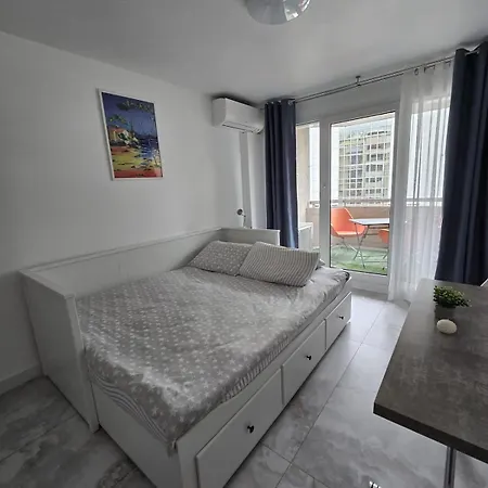 Cozy Seaside With Private Parking Nizza